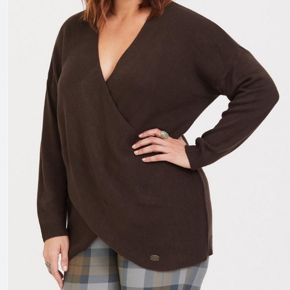 Torrid Outlander cross front pull over sweater.